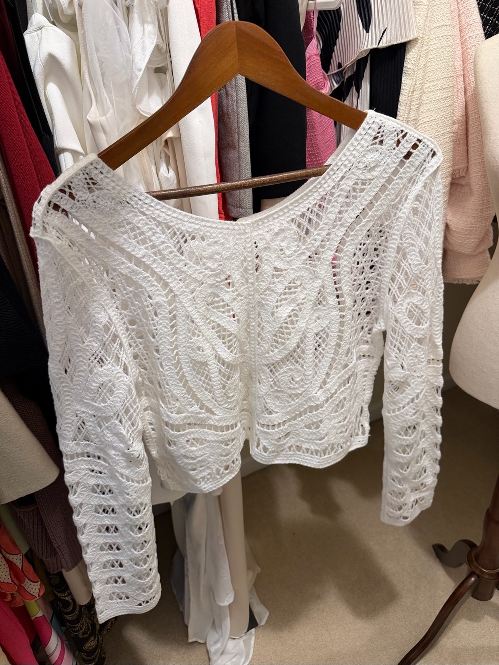 Elegant White Knit Lace Effect Blouse - Picture 8 of 8